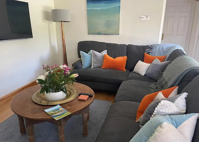 Just B -Town Centre, 2 X Double Bedroom Garden Apartment - 55\